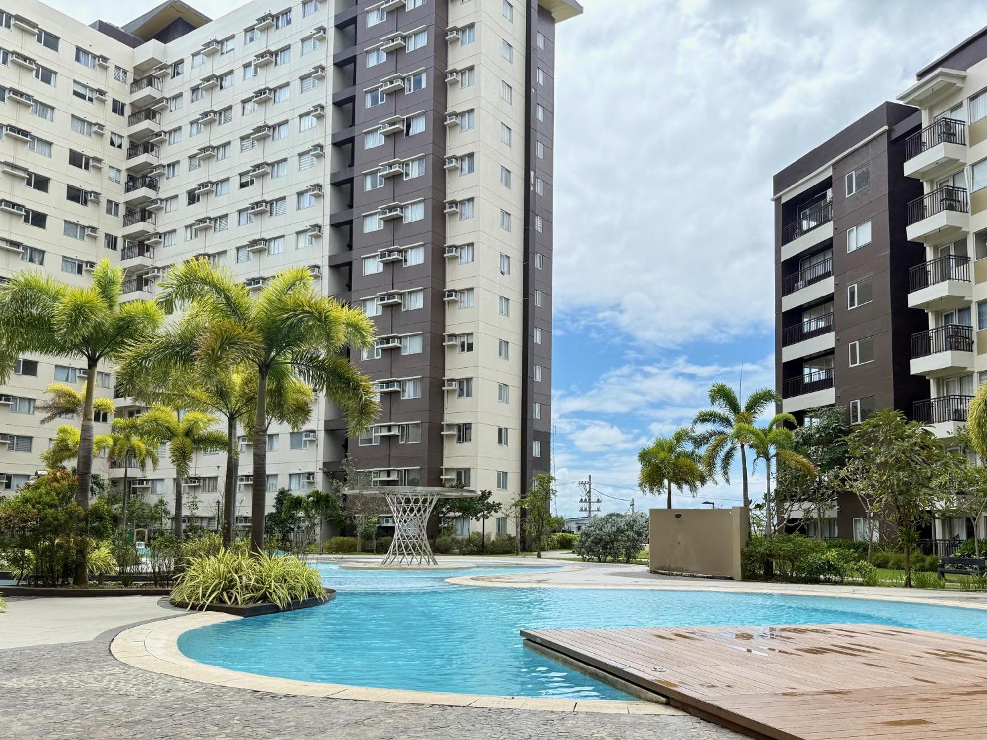 Avida Towers Atria - 1 Bedroom Condo With Balcony Iloilo City Bagian luar foto